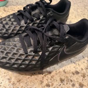 Tiempo Nike soccer cleats size 13.5 unisex